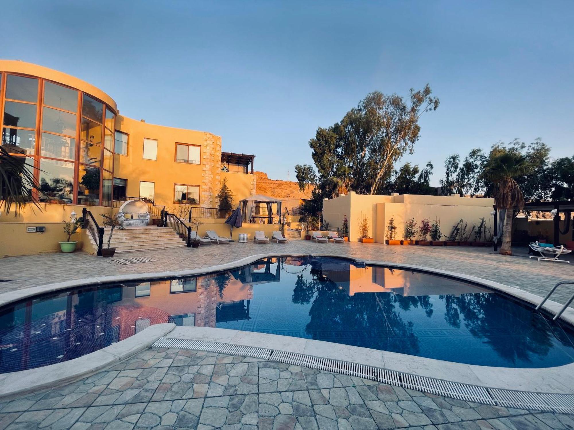 The Precious Guesthouse Sweimeh Eksteriør bilde